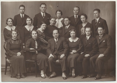 foto R.Blumbergi riideäri töötajad 1938 foto J.Riet  duplicate photo