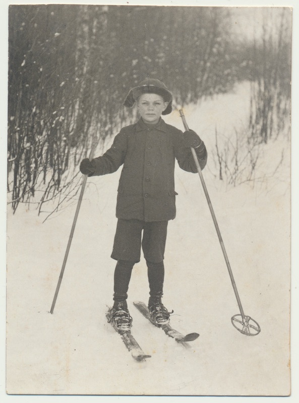 foto Viljandimaa Holstre v suusataja u 10-aastane poiss 1935 talv foto H.Silk