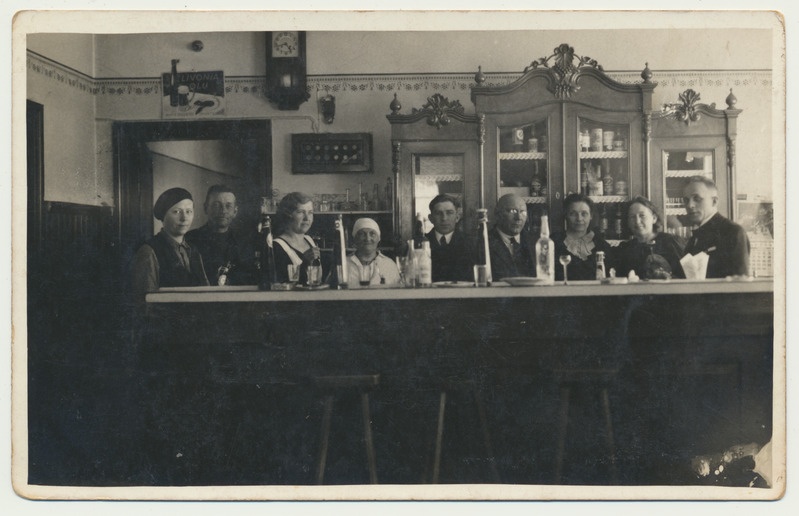 foto Paistu khk Loodi restoran (?), sisevaade, grupp u 1935