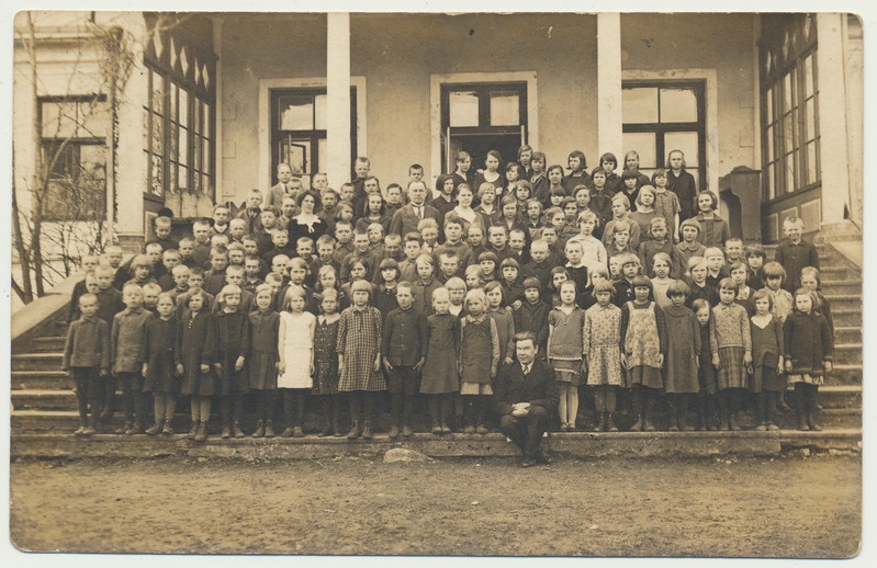 foto Pilistvere khk Imavere kool, grupp, sh juht Otto Lindeberg (taga keskel) u 1930