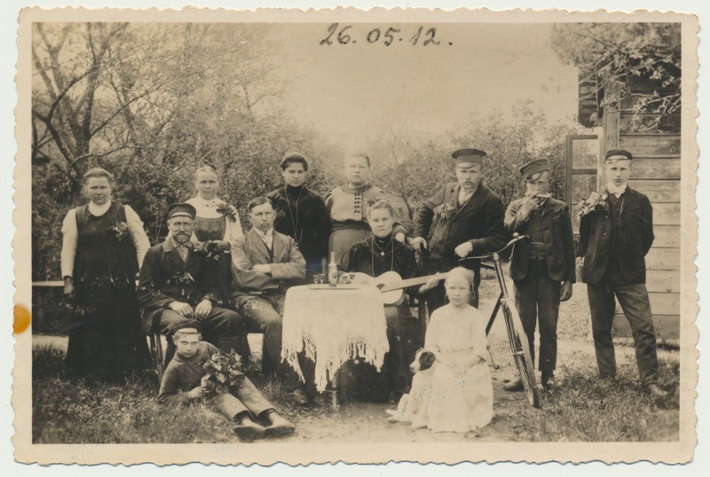 fotokoopia Suure-Jaani khk Liisa ja Annus Ots, hõbepulm, grupp 26.05.1912 Lahmuse k Jaanuse t