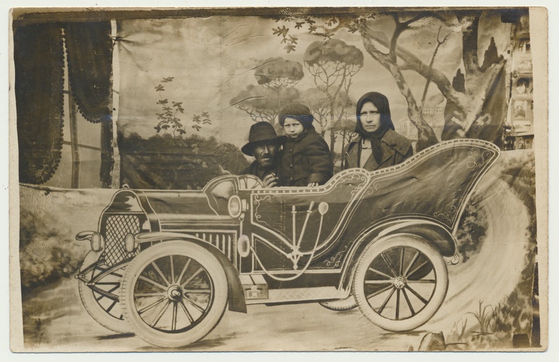 foto Suure-Jaani khk Olustvere laat, pere "autos" 08.09.1925