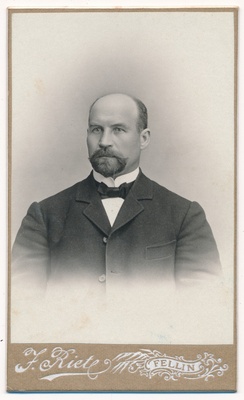 foto Hendrik Kodaras, pedagoog, 1906 F J.Riet  duplicate photo