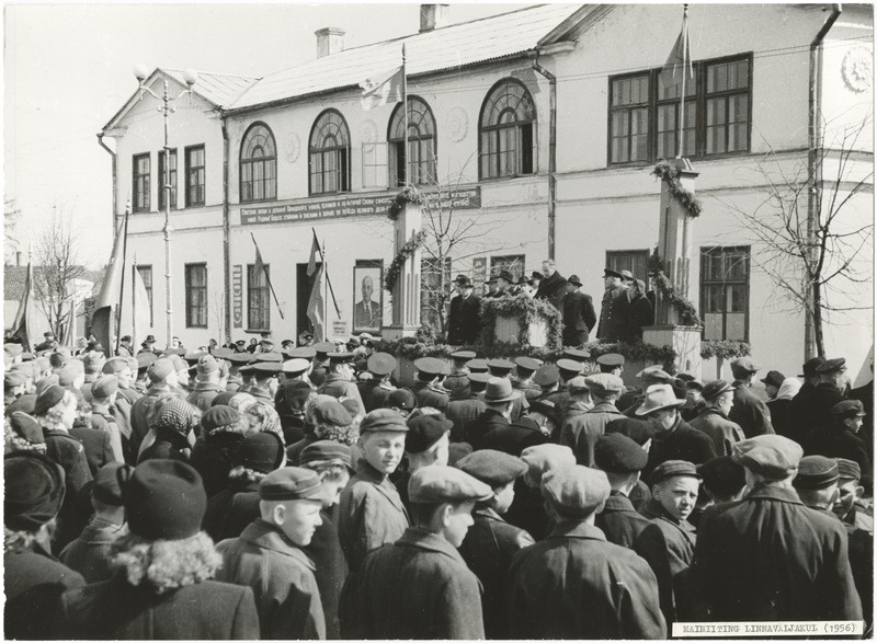 foto Maimiiting Viljandi Linnaväljakul 1956 foto E.Veliste