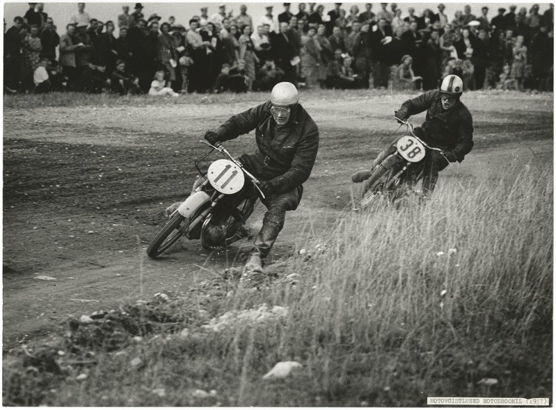 foto Motovõistlused, Viljandi motodroom 1959 E.Veliste