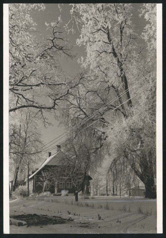 fotopostkaart, Kõpu khk, Puiatu, vanal koolimaja, endine mõisa peahoone, talv, u 1975