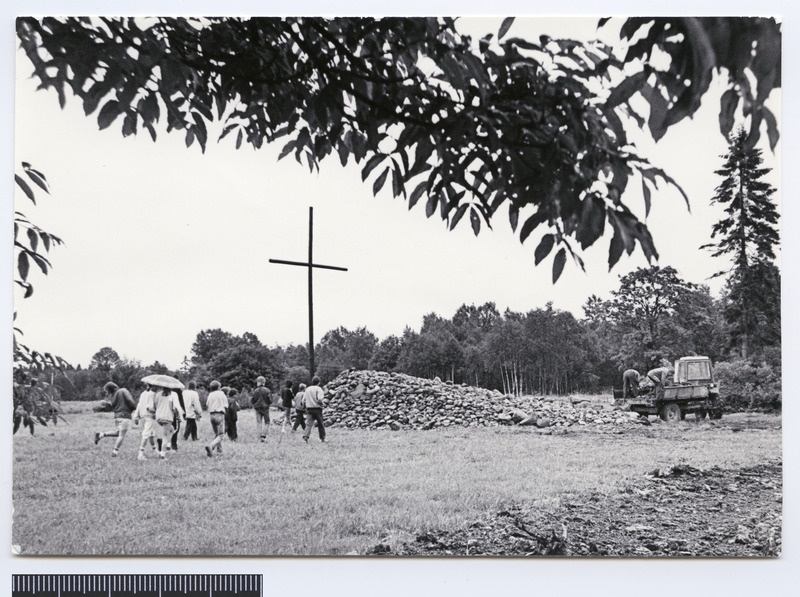 foto, Pilistvere khk, Pilistvere kivikangur, juuni 1990, foto E. Veliste