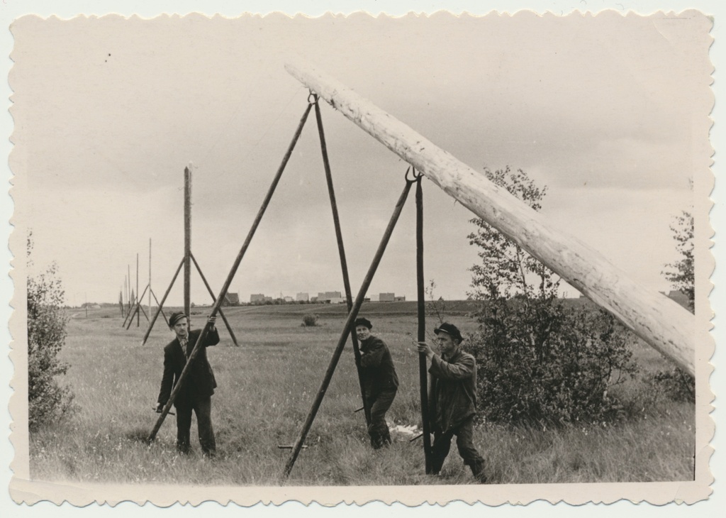 foto, Viljandi, elektripostide paigaldamine, Valuoja?, u 1940