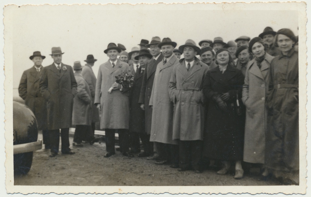 Foto, maavanem  H.Lauri saatmine Viljandimaa piiril uuele töökohale Tartu maavanem'ana 1937.a.