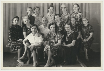 Foto, Viljandi EHS- i kool, klassikokkutulek, grupp 1967  duplicate photo