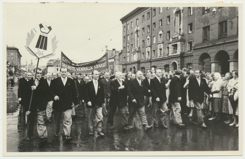 foto XV Üldlaulupidu, rongkäik, meeskoor Sakala 1960 foto L.Vellema