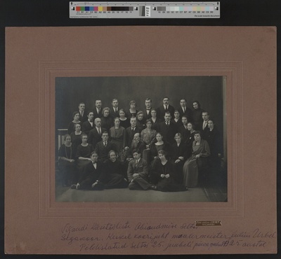 foto papil Viljandi Käsitööliste Abiandmise Seltsi segakoor, juht Julius Urbel, 1925 foto J. Riet  duplicate photo