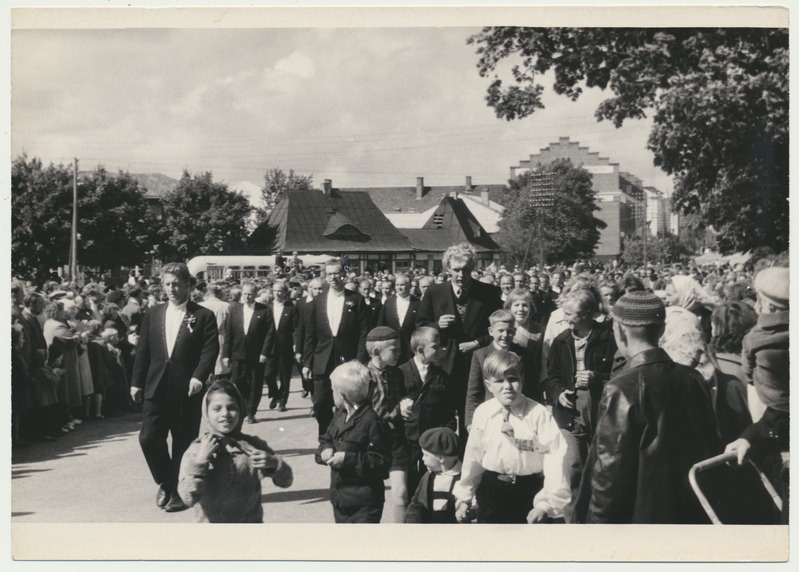 foto Viljandi laulupeo rongkäik 25.06.1961 foto A.Kiisla