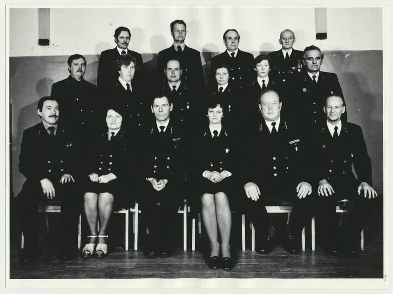 foto, Viljandi Tuletõrje Ühingu teenistujad 1981
