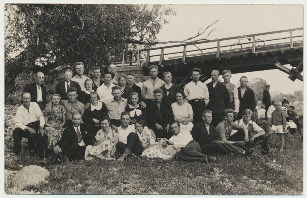 foto Suure-Jaani khk, Jälevere noored, grupp, sild 1936