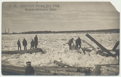 foto Pärnu jõgi, jääminek, palkide tõmbamine, 1922  duplicate photo