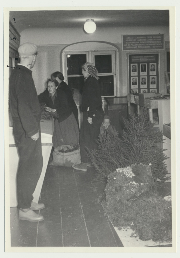 foto Viljandi muuseum, seenenäitus sh H.Moora1960 foto U.Roosimaa