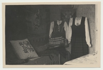 foto Viljandi muuseum, kunstinäitus 1952 foto T.Parri  duplicate photo