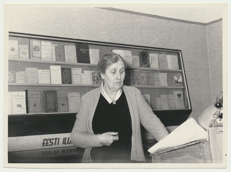 foto Viljandi muuseum, kodu-uurimisring, esineb Erika Männik 1961 foto L.Vellema