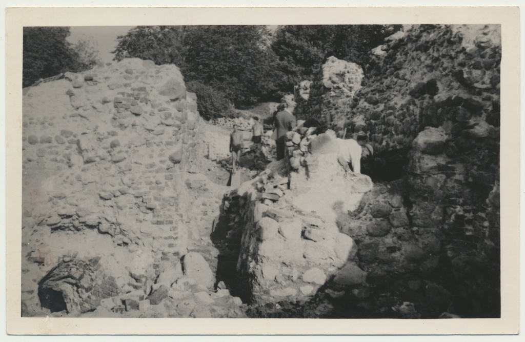 foto Viljandi lossimäed, arheoloogilised väljakaevamised 1939 foto T.Parri