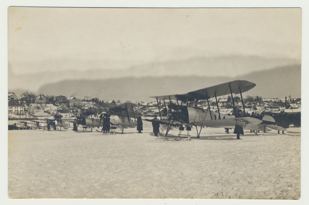 foto, sõjaväe lennukid Viljandi järvel 03.1931