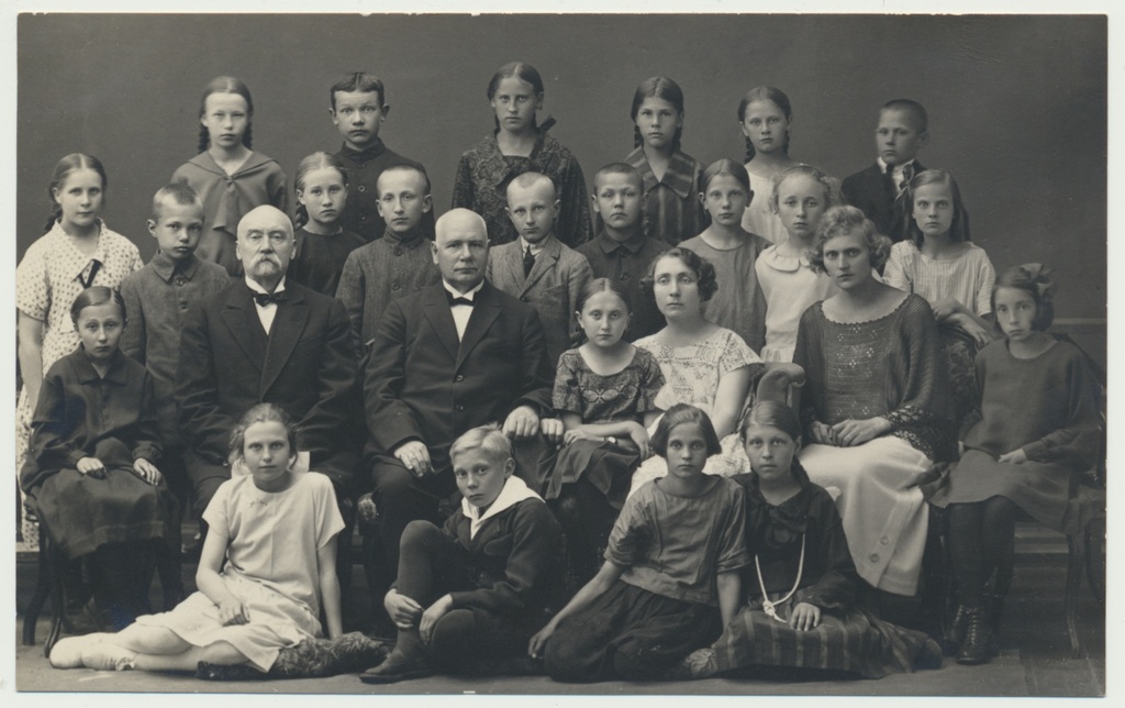 foto, Viljandi I Fr.Kuhlbarsi nimeline Linnaalgkool, grupp 1925