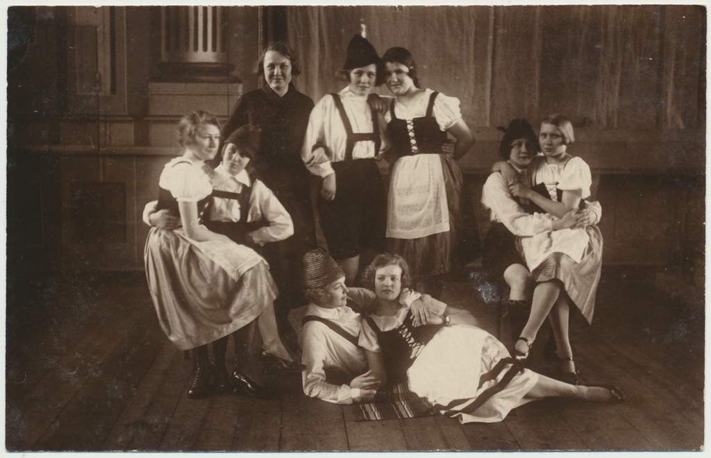foto, Viljandi E.Haridusseltsi Gümnaasium, tantsugrupp 1926