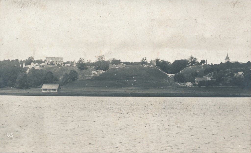 foto Viljandi järv, lossimäed