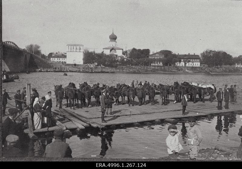 Battery battery of Kuperjanov Partys Battery for horses in Pihkva across the Velikaja River at the end of May 1919