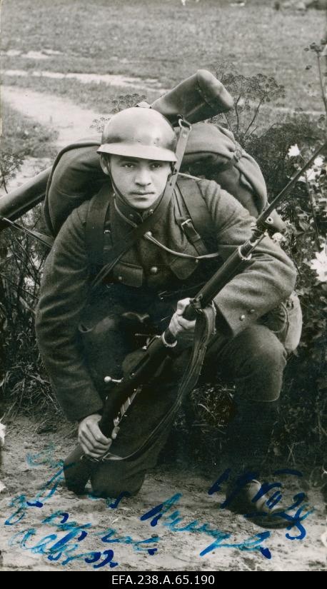 Limuvia member of the corporation Abi [Boso] Kuperjanov Partisanide Battalion at the exercises.