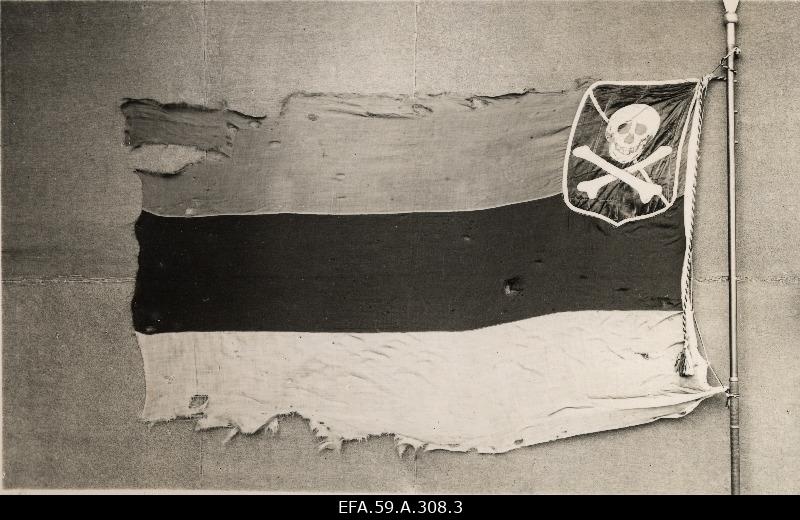 Kuperjanov Party Battalion battle gun.