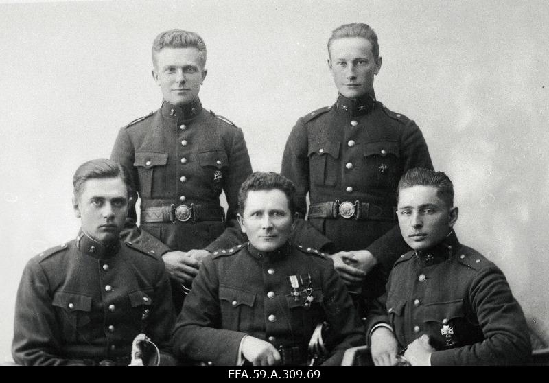 Members of Kuperjanov's single football battalion. In front of the midst of Captain R. Kuslap.