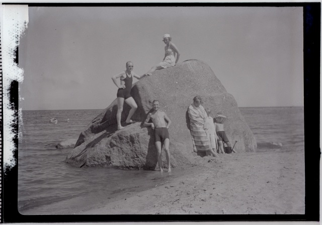 Summers on the coastline of the travellers (Lake Peips?)