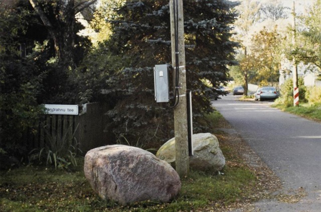 Merivälja, Rändrahnu road crossroads with substation and stones