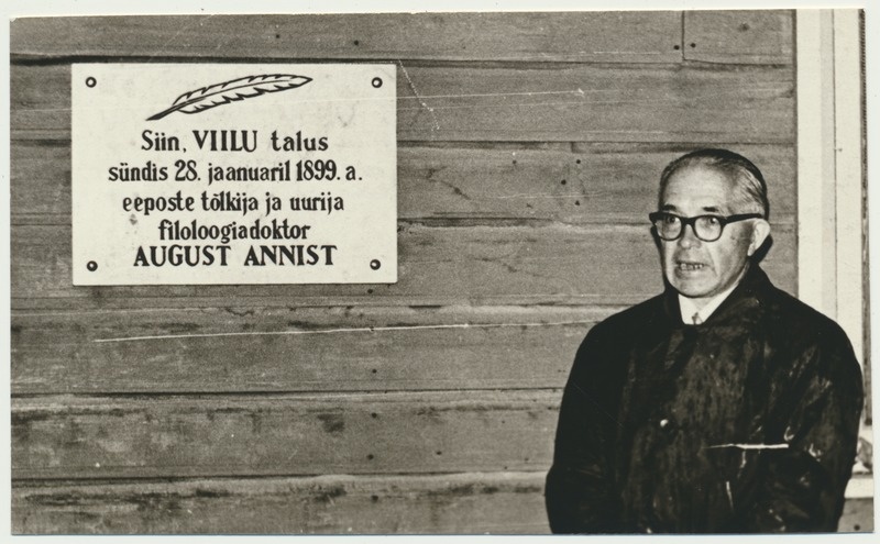 foto Kolga-Jaani päevad, A.Annisti sünnitalu's Leie's, kõneleb H.Toomet, 1972