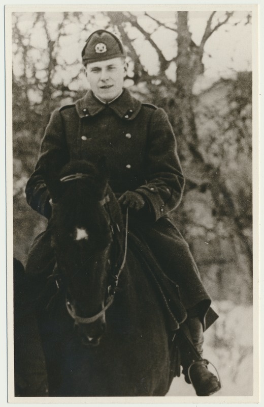 foto Ants (Hans) Sõber, ajateenistus, hobune, u 1939 Viljandi