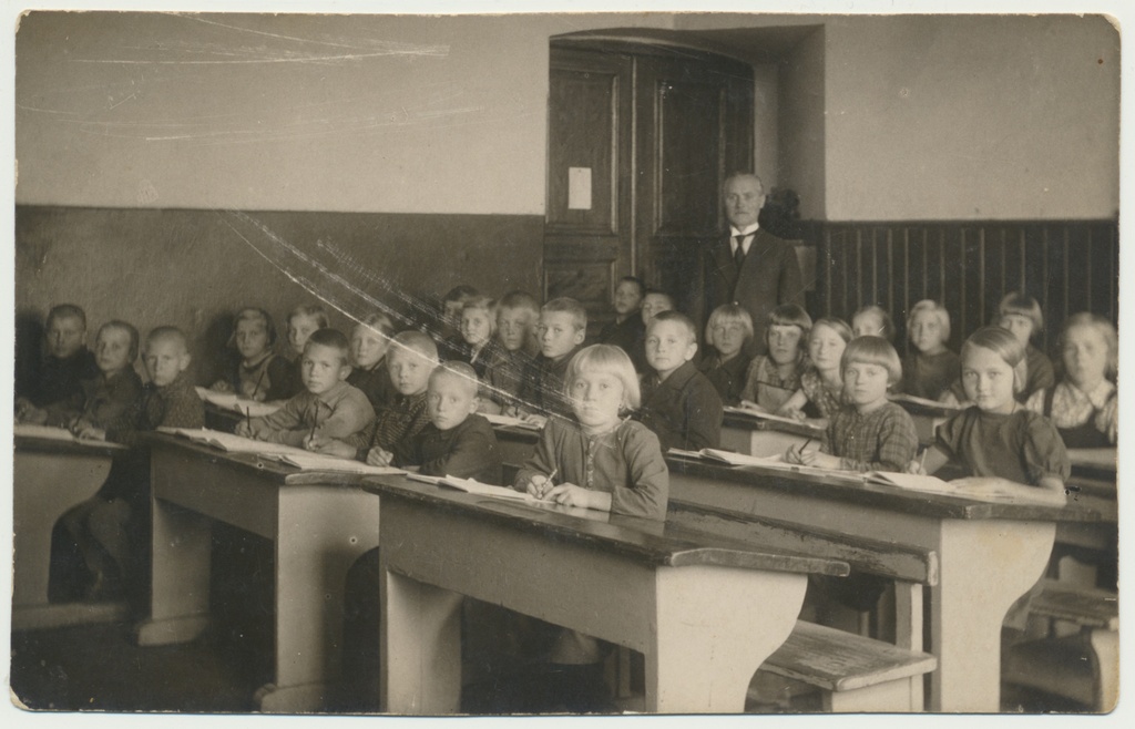 foto, Pilistvere khk Kirivere algkool, klassiruum 1938