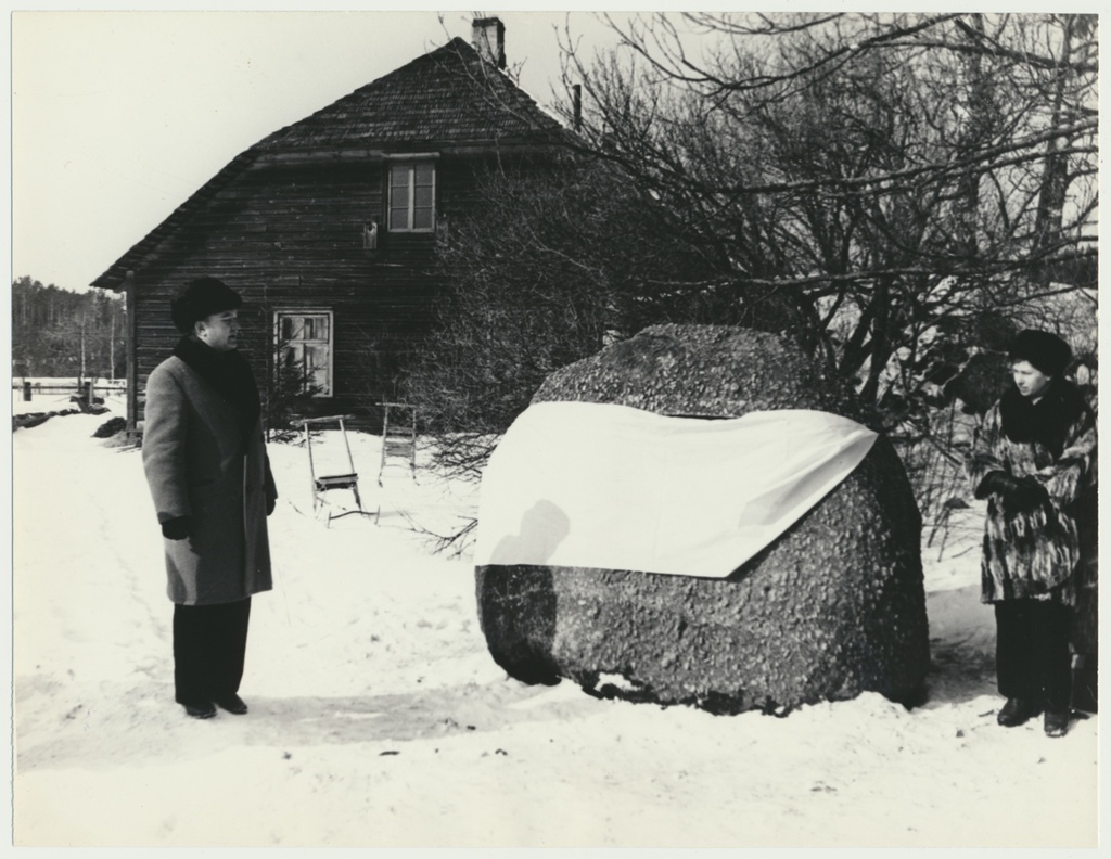 foto Lubjassaare, J.Köler'i mälestuskivi avamine 20.03.1976 foto L.Vellema