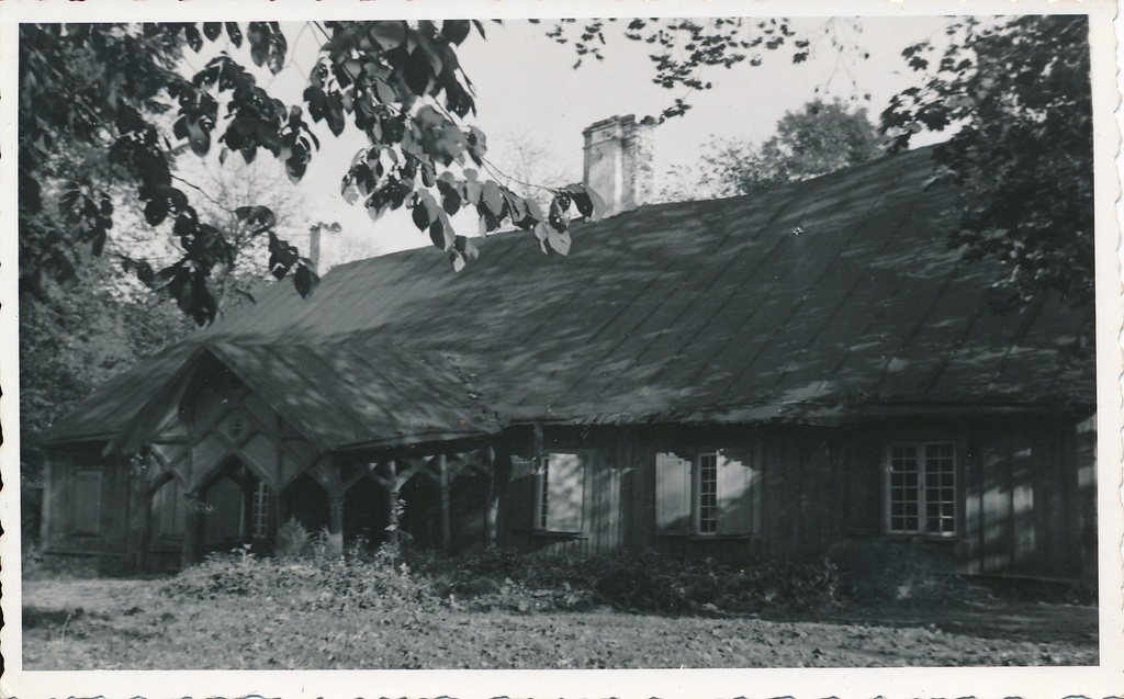 foto, Viljandi mõis, vana peahoone (I Kirsimägi, aida kõrval) 1937