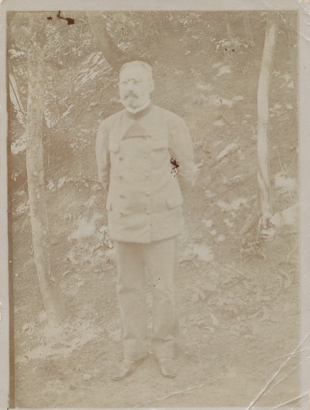 Sangaste krahv ülemtoapoiss J. Lutt.