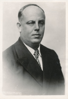 Rinnaportree: Adamson, Hendrik- luuletaja.  duplicate photo