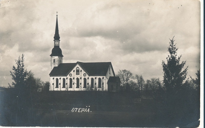 Fotopostkaart: Otepää kirik külgvaates 1930ndatel