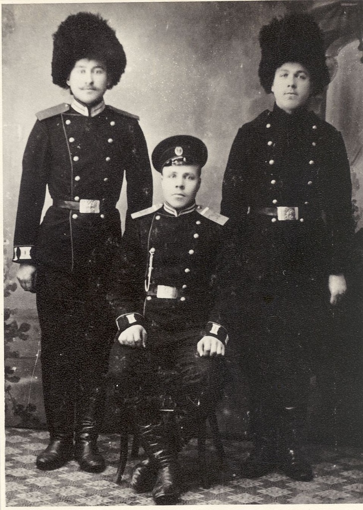 Aleksander Simson sideväelasena