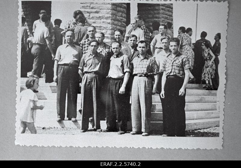 Group Sindi 1. December Vabriku employees, Veteran of the Estonian Laskurkorpus at the Memorial Samba of the Battle Companions in Velikije Lukis