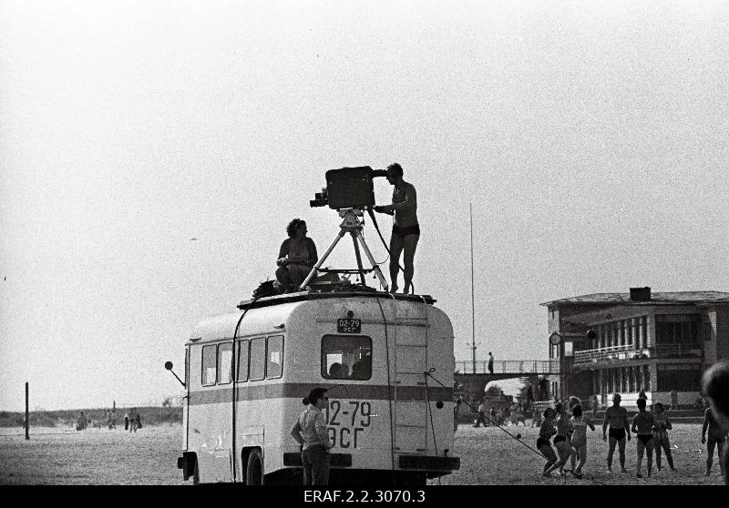 Making the first direct transmission of Estonian Television from Pärnu in 1960 (?) Using the transmission bus.