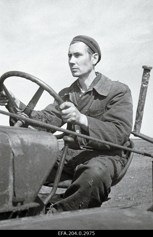 From the tractor J. Roos Tootsi is working in the turbo industry.