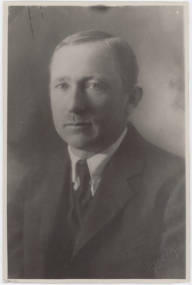 A.H.Tammsaare 1923.a.  duplicate photo