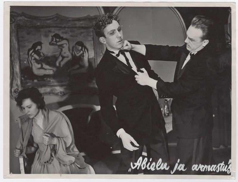 Stseen dramatisseringu " Abilelu ja armastus" 4. vaatusest A.H.Tammsaare nim. Rahvateatri esituses