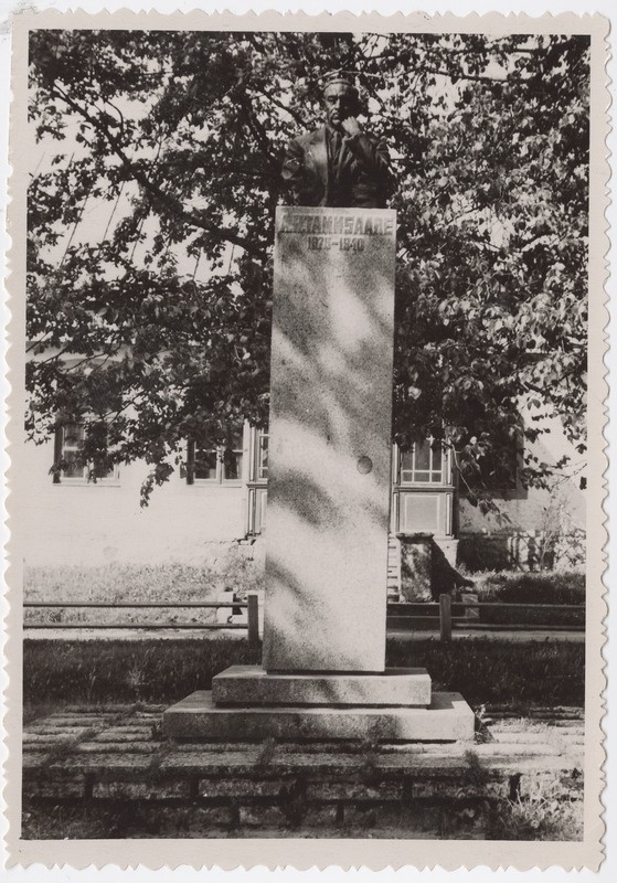 A.H.Tammsaare ausammas Järva- Madisel