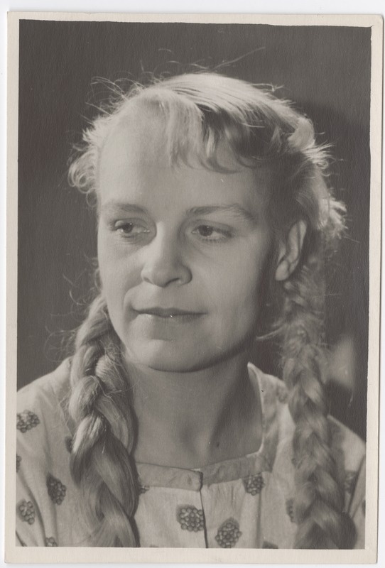 Fotod "Vargamäe vanade ja noorte" lavastusest